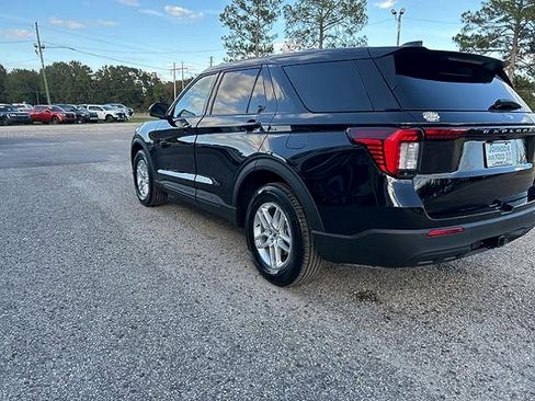 New 2026 Ford Explorer Active image 5