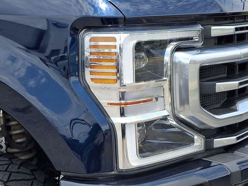 Used 2022 Ford F350 Platinum AWD/4WD image 9