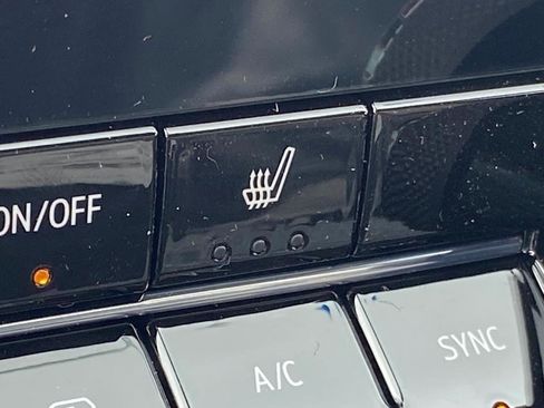 New 2025 Chevrolet Colorado Z71 w/ Technology Package AWD/4WD image 17