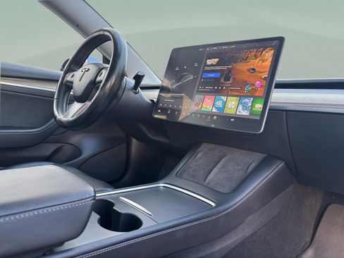 Used 2021 Tesla Model 3 Standard Range Plus image 24