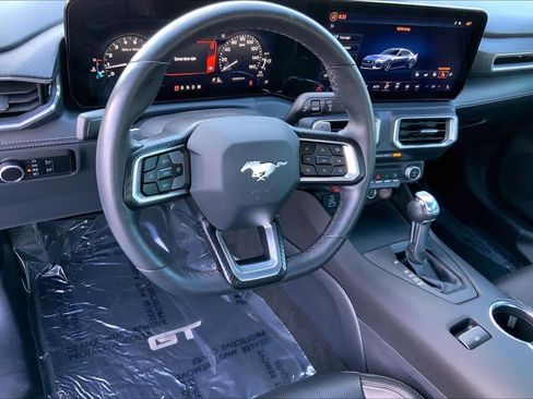 Used 2025 Ford Mustang GT Premium image 5