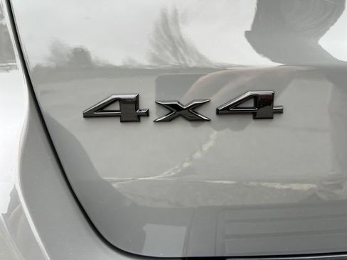 Used 2022 Jeep Grand Cherokee Laredo X image 39