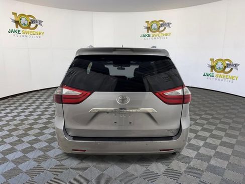 Used 2015 Toyota Sienna Limited Premium AWD/4WD image 9
