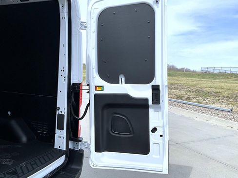 New 2026 Ford Transit 250 148 Medium Roof Extended AWD image 14