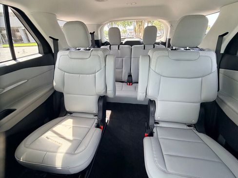 New 2026 Ford Explorer Active RWD image 29