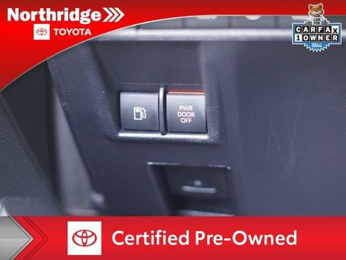 Certified 2024 Toyota Sienna Platinum FWD image 19