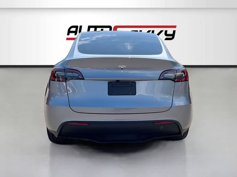 Used 2024 Tesla Model Y Long Range AWD/4WD image 6