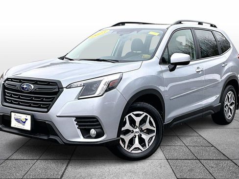 Used 2023 Subaru Forester Premium image 12
