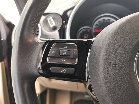 Used 2015 Volkswagen Beetle TDI FWD image 14