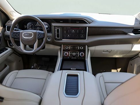 Used 2023 GMC Yukon Denali AWD/4WD image 30