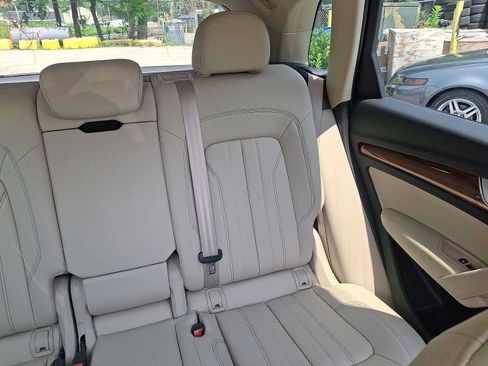 Used 2023 Audi Q5 2.0T Premium w/ Convenience Package AWD/4WD image 14