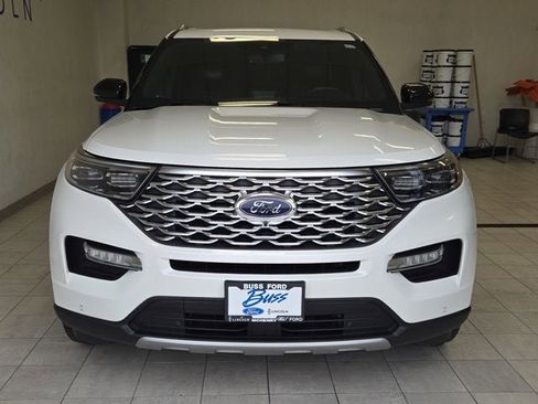 Used 2020 Ford Explorer Platinum w/ Premium Technology Package image 2