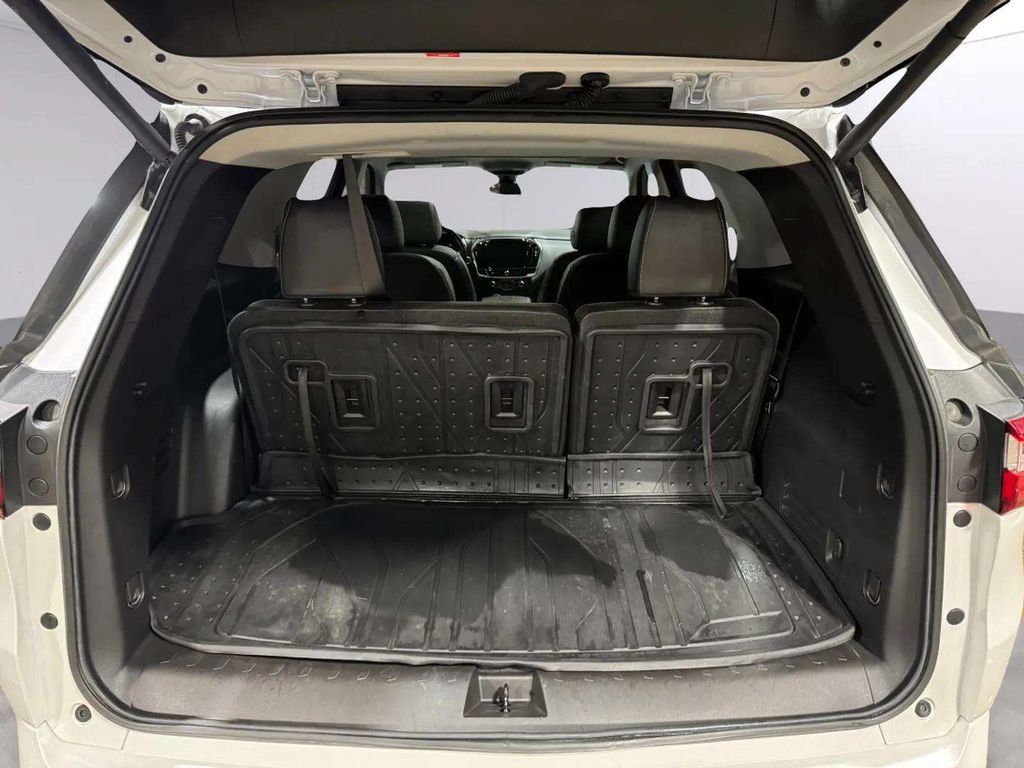 Used 2021 Chevrolet Traverse Premier w/ LPO, Floor Liner Package AWD/4WD image 32