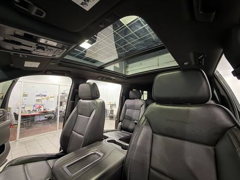 Used 2023 GMC Yukon XL Denali AWD/4WD image 30