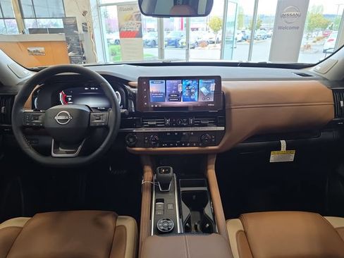 New 2026 Nissan Pathfinder Platinum AWD/4WD image 11