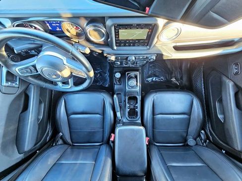 Used 2020 Jeep Wrangler Unlimited Sahara image 28