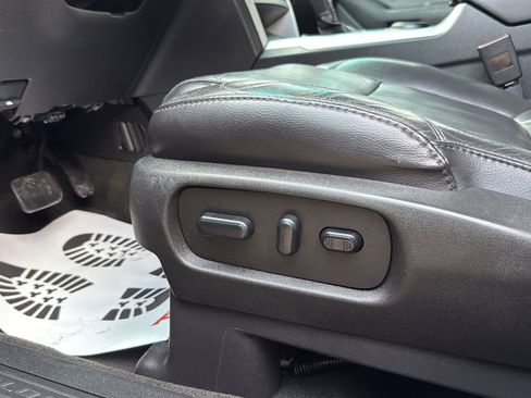 Used 2014 Ford Explorer XLT w/ Equipment Group 202A image 7