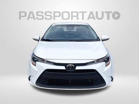Used 2025 Toyota Corolla LE FWD image 12