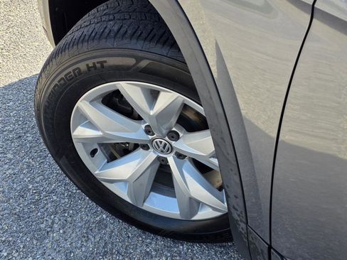 Used 2018 Volkswagen Atlas SE AWD/4WD image 34