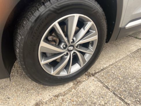 Used 2020 Hyundai Santa Fe SEL w/ Convenience Package image 16