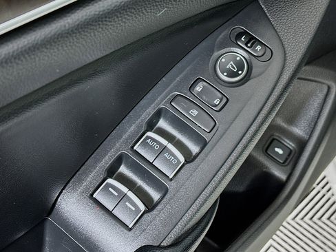 Certified 2018 Honda Accord Touring image 18