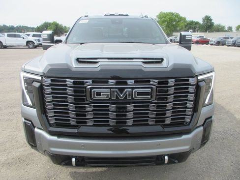 New 2026 GMC Sierra 2500 Denali Ultimate AWD/4WD image 13