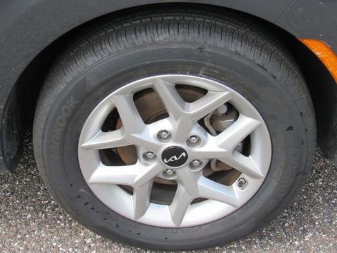 Used 2024 Kia Soul LX w/ Option Group 015 FWD image 10