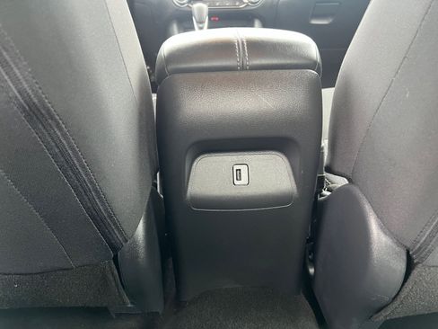 Used 2025 Nissan Sentra SV image 24