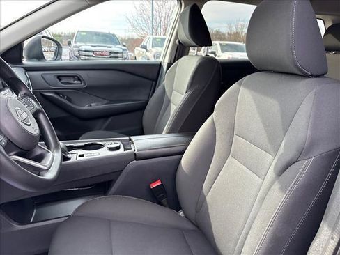 Used 2024 Nissan Rogue S image 18