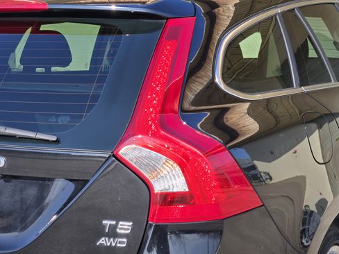 Used 2016 Volvo V60 T5 Premier image 21