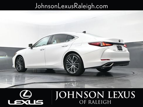 Used 2025 Lexus ES 350 w/ Premium Package FWD image 17
