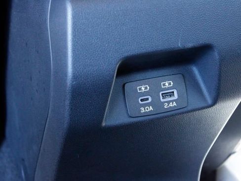 Used 2024 Subaru Crosstrek 2.5i Limited w/ Crosstrek Mirror Package AWD/4WD image 17