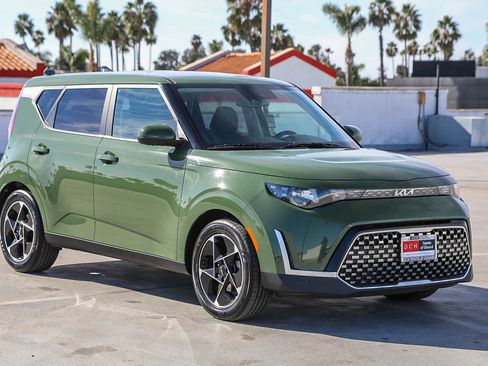 Used 2023 Kia Soul EX image 4