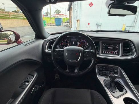 Used 2019 Dodge Challenger SXT RWD image 18