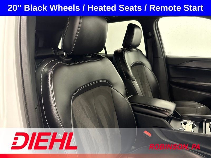 Used 2023 Jeep Grand Cherokee Altitude AWD/4WD image 14