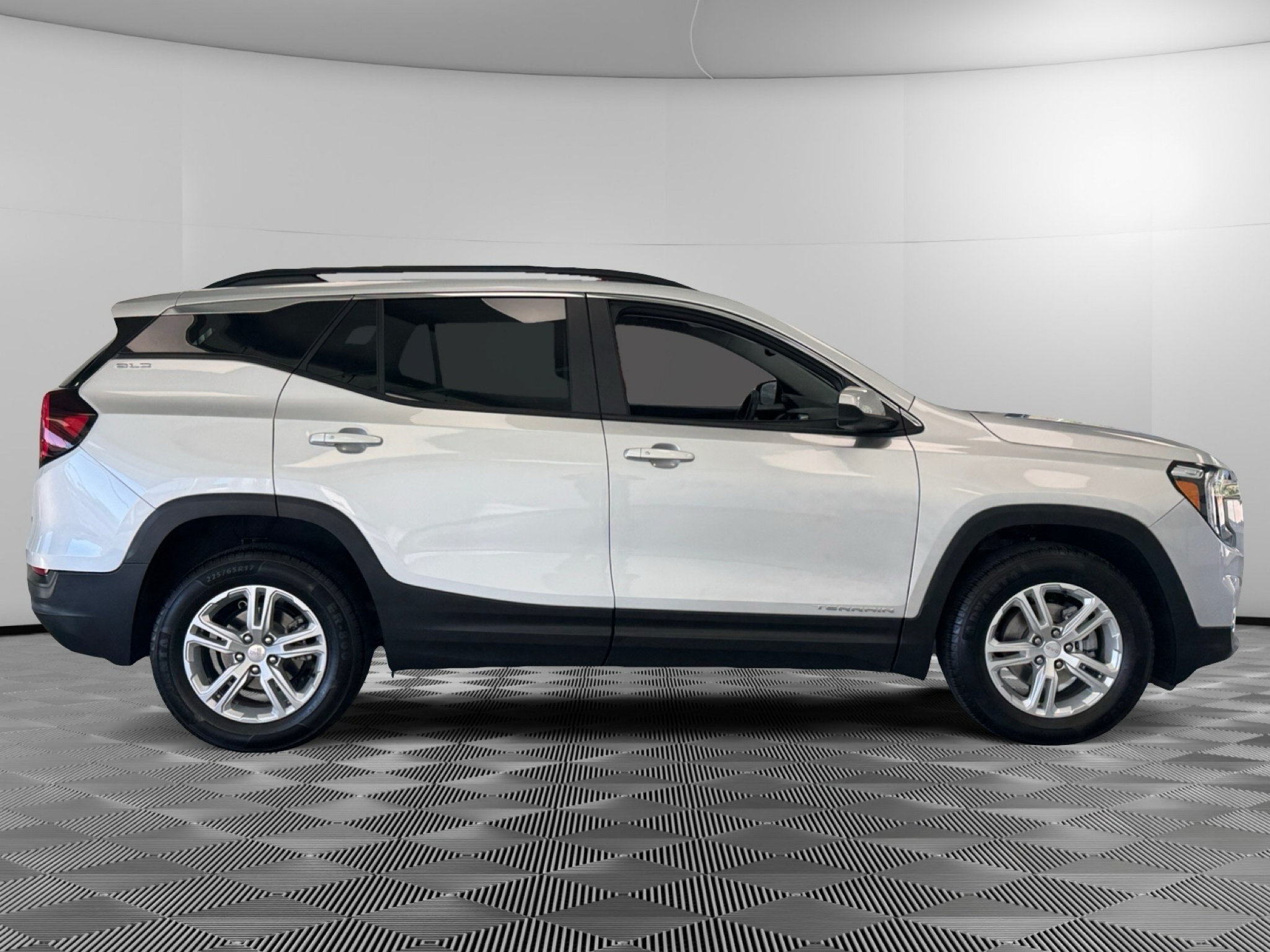 Used 2022 GMC Terrain SLE w/ Driver Convenience Package AWD/4WD image 9
