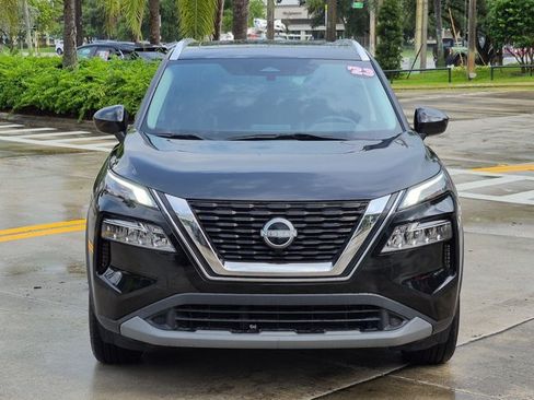 Used 2023 Nissan Rogue SV w/ SV Premium B Package FWD image 2