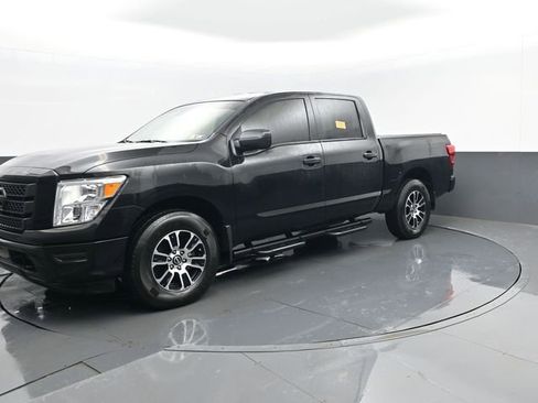 Used 2024 Nissan Titan SV image 1