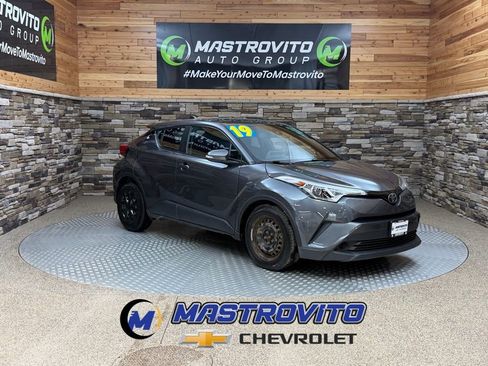 Used 2019 Toyota C-HR LE FWD image 1