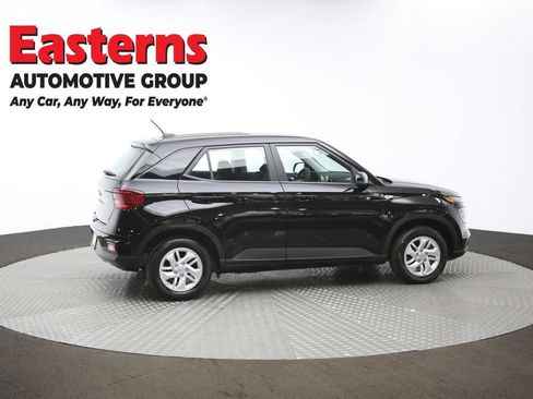 Used 2025 Hyundai Venue SE image 43