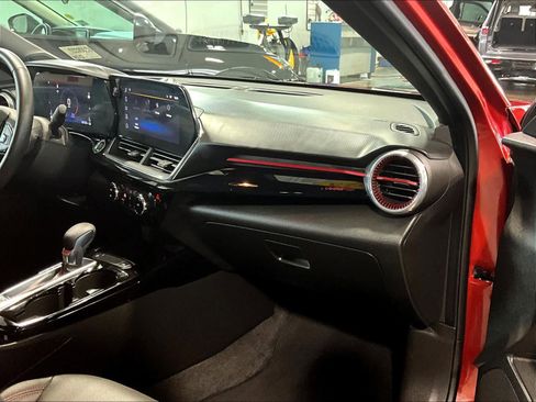 Used 2024 Chevrolet Trax RS w/ Driver Confidence Package image 13