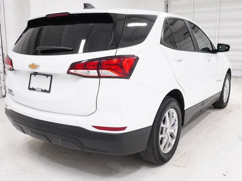 Used 2022 Chevrolet Equinox LS w/ LS Convenience Package FWD image 5