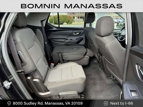 Used 2021 Chevrolet Traverse LT image 10