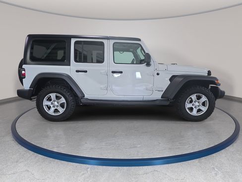 Used 2018 Jeep Wrangler Unlimited Sport S AWD/4WD image 5