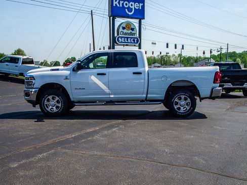 Used 2025 RAM 2500 Big Horn AWD/4WD image 4