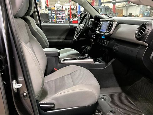 Certified 2022 Toyota Tacoma SR5 image 7