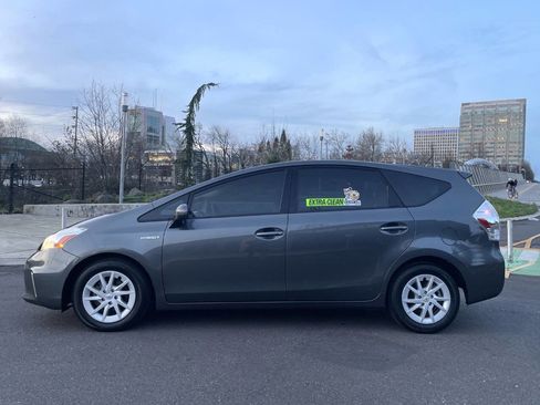 Used 2012 Toyota Prius V Three image 13