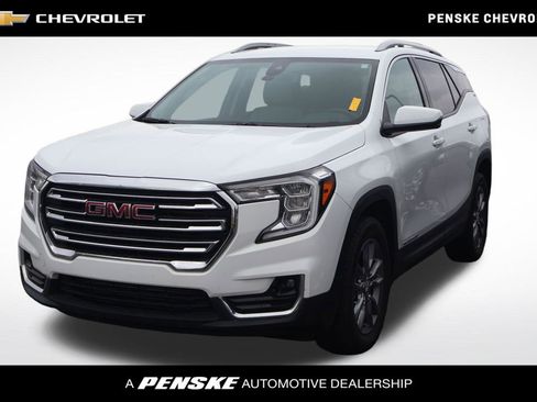 Used 2024 GMC Terrain SLT w/ LPO, Floor Liner Package image 1