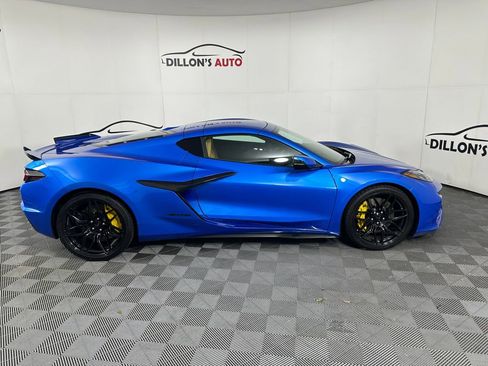 Used 2025 Chevrolet Corvette Z06 RWD image 15