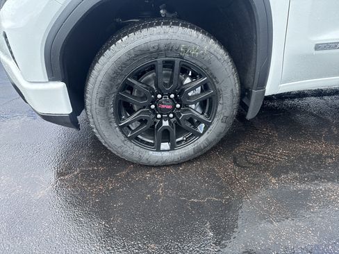 New 2026 GMC Sierra 1500 Elevation image 11